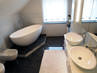 Kleines Badezimmer mit der freistehenden Badewanne Piemont Medio