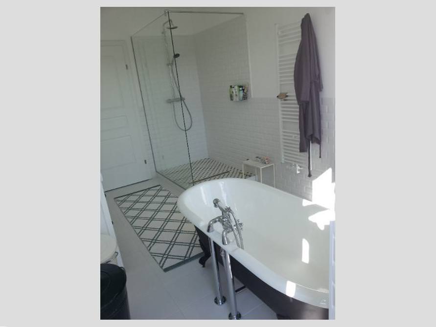 Badezimmer-Idee mit der freistehenden Badewanne Bradford