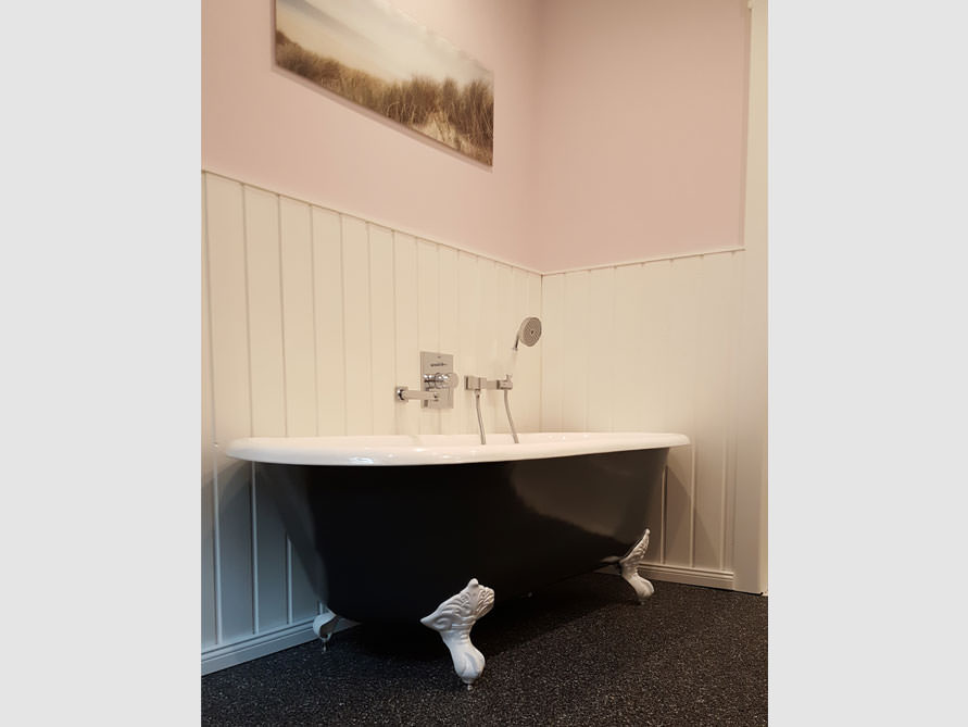 Badezimmer-Idee mit der freistehenden Badewanne Bradford