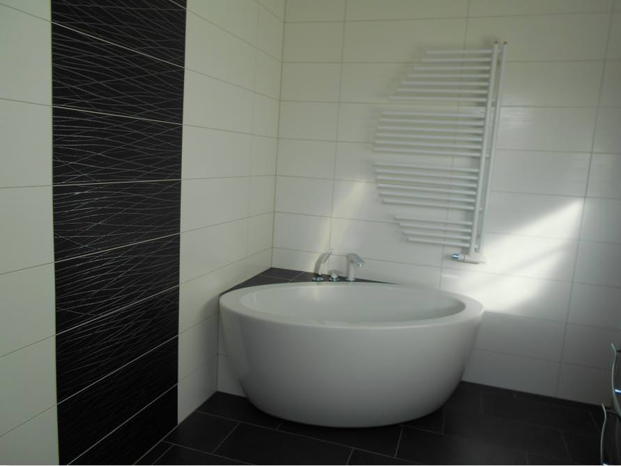 Badezimmer-Idee mit der freistehenden Badewanne Cartagena Piccolo