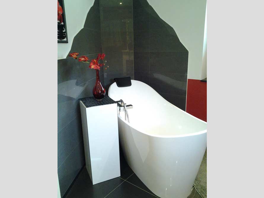 Badezimmer-Idee mit der freistehenden Badewanne Napoli