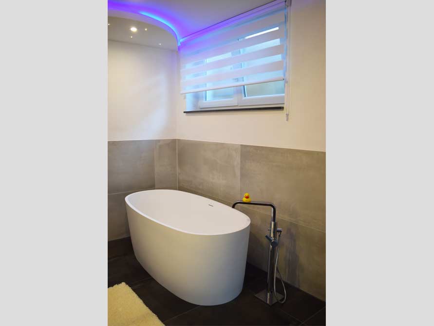 Badezimmer-Idee mit der freistehenden Badewanne Varese